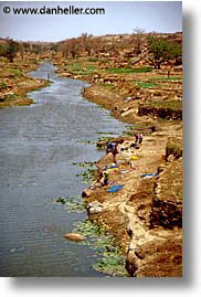 africa, laundry, mali, rivers, subsahara, vertical, photograph