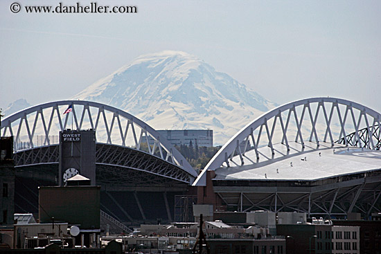 qwest-field-statium-n-mt_rainier-big.jpg