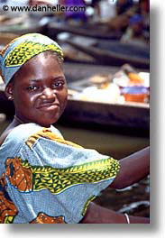 images/Africa/BurkinaFaso/People/rowing-girl.jpg