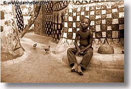 images/Africa/BurkinaFaso/Tiebele/gurunsi-kid-a.jpg