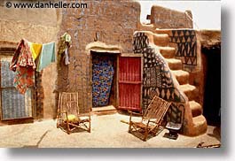 images/Africa/BurkinaFaso/Tiebele/gurunsi-stairs-c.jpg