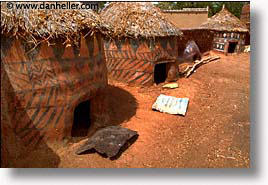 images/Africa/BurkinaFaso/Tiebele/huts.jpg