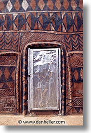 images/Africa/BurkinaFaso/Tiebele/metal-door.jpg