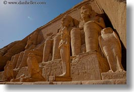 images/Africa/Egypt/AbuSimbil/abu_simbil-statues-13.jpg