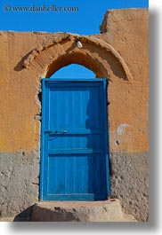 images/Africa/Egypt/AlKab/Village/blue-door-n-mud-wall-2.jpg