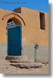images/Africa/Egypt/AlKab/Village/blue-door-n-mud-wall-3.jpg