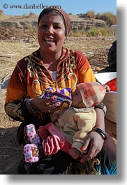 images/Africa/Egypt/AlKab/Village/smiling-woman-w-baby.jpg