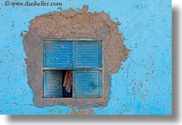 images/Africa/Egypt/AlKab/Village/woman-in-window.jpg