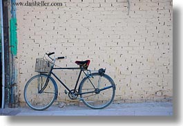 images/Africa/Egypt/Aswan/Misc/bike-n-wall-01.jpg