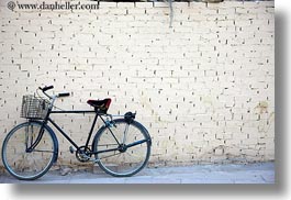 images/Africa/Egypt/Aswan/Misc/bike-n-wall-02.jpg