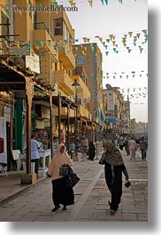 images/Africa/Egypt/Aswan/Misc/women-n-market-shops-02.jpg
