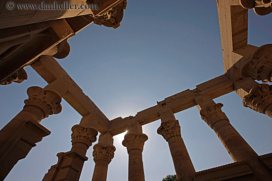 pillars-upview-04.jpg