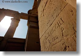 images/Africa/Egypt/Aswan/PhilaeTemple/zuchhi-graffiti-bas_relief-02.jpg