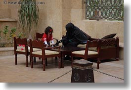 images/Africa/Egypt/Cairo/Coptic/muslim-woman-w-girl.jpg