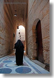images/Africa/Egypt/Cairo/Mosques/KalawounMosque/long-arched-hallway-09.jpg