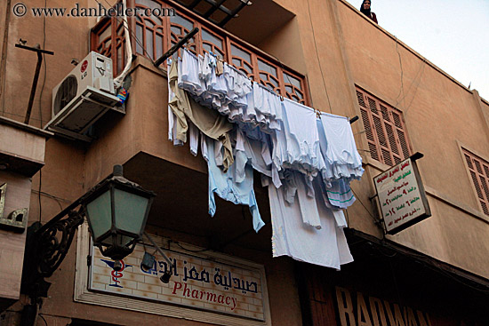 hanging-laundry-01.jpg