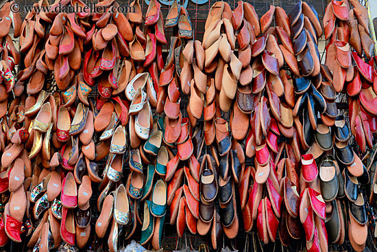 hanging-shoes-01.jpg