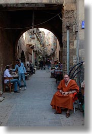 images/Africa/Egypt/Cairo/OldTown/man-at-archway-to-market.jpg