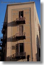 images/Africa/Egypt/Cairo/OldTown/man-on-balcony.jpg