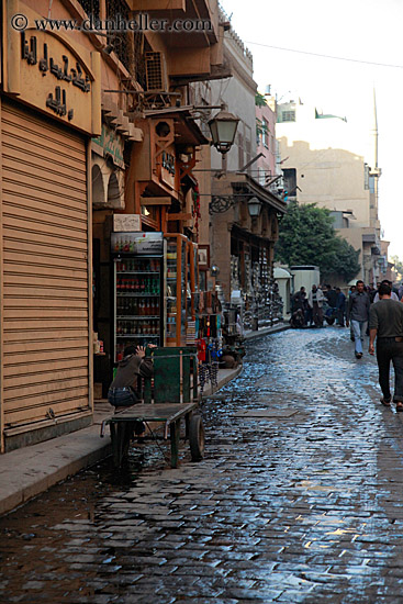 narrow-street-03.jpg