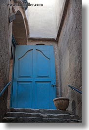 images/Africa/Egypt/Cairo/OldTown/pots-on-stairs-03.jpg