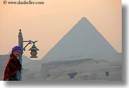 images/Africa/Egypt/Cairo/People/lamp-n-pyramid-n-girl-01.jpg