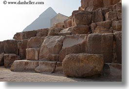 images/Africa/Egypt/Cairo/Pyramids/pyramid-blocks-02.jpg