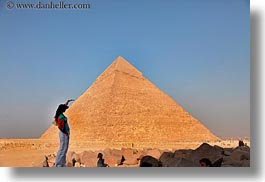 images/Africa/Egypt/Cairo/Pyramids/tourist-n-pyramid-01.jpg