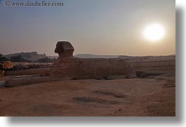 images/Africa/Egypt/Cairo/Sphinx/sphinx-n-crowds-02.jpg
