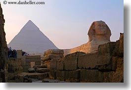 images/Africa/Egypt/Cairo/Sphinx/sphinx-n-pyramid-03.jpg