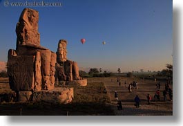 images/Africa/Egypt/ColossiOfMemnon/seated-statue-n-balloons-03.jpg