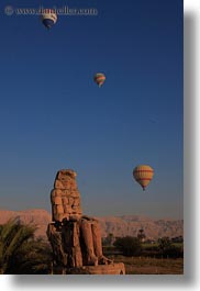 images/Africa/Egypt/ColossiOfMemnon/seated-statue-n-balloons-06.jpg
