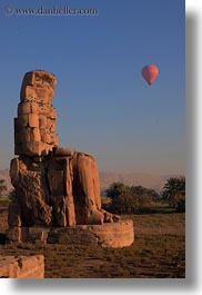 images/Africa/Egypt/ColossiOfMemnon/seated-statue-n-balloons-10.jpg
