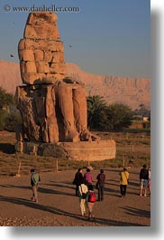 images/Africa/Egypt/ColossiOfMemnon/seated-statue-n-crowds-02.jpg