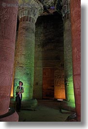 images/Africa/Egypt/Edfu/people-n-pillars-05.jpg