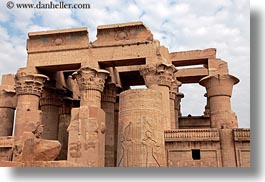images/Africa/Egypt/KomOmboTemple/egyptian-columns-02.jpg