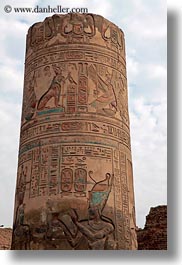 images/Africa/Egypt/KomOmboTemple/egyptian-columns-03.jpg