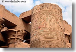 images/Africa/Egypt/KomOmboTemple/egyptian-columns-06.jpg