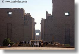 images/Africa/Egypt/Luxor/KarnakTemple/walking-to-entrance-04.jpg