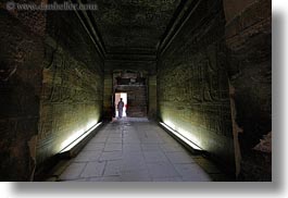 images/Africa/Egypt/Luxor/Temple/dark-temple-n-sil.jpg