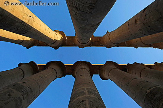 pillars-upview-04.jpg