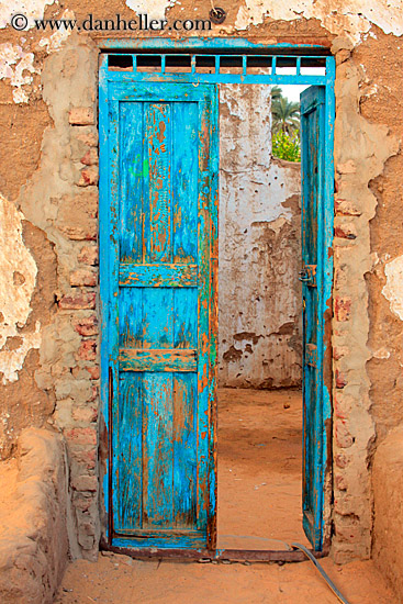 blue-door-01.jpg