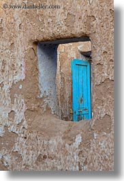 images/Africa/Egypt/NubianVillage/blue-door-thru-hole.jpg