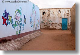 images/Africa/Egypt/NubianVillage/colorful-fresco-paintings-01.jpg