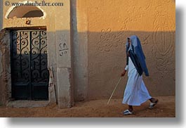 images/Africa/Egypt/NubianVillage/man-walking-w-cane.jpg