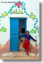 images/Africa/Egypt/NubianVillage/smiling-boy-n-blue-door-n-painting-02.jpg