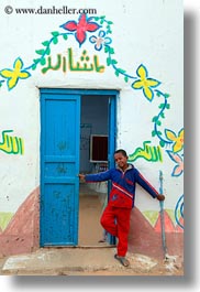 images/Africa/Egypt/NubianVillage/smiling-boy-n-blue-door-n-painting-03.jpg