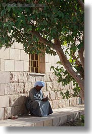 images/Africa/Egypt/People/man-on-cell_phone-03.jpg