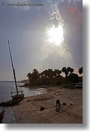 images/Africa/Egypt/River/sailboat-n-cracked-sky-02.jpg
