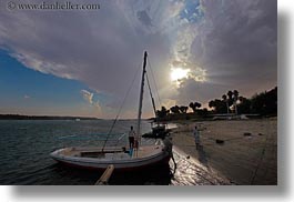 images/Africa/Egypt/River/sailboat-n-cracked-sky-03.jpg